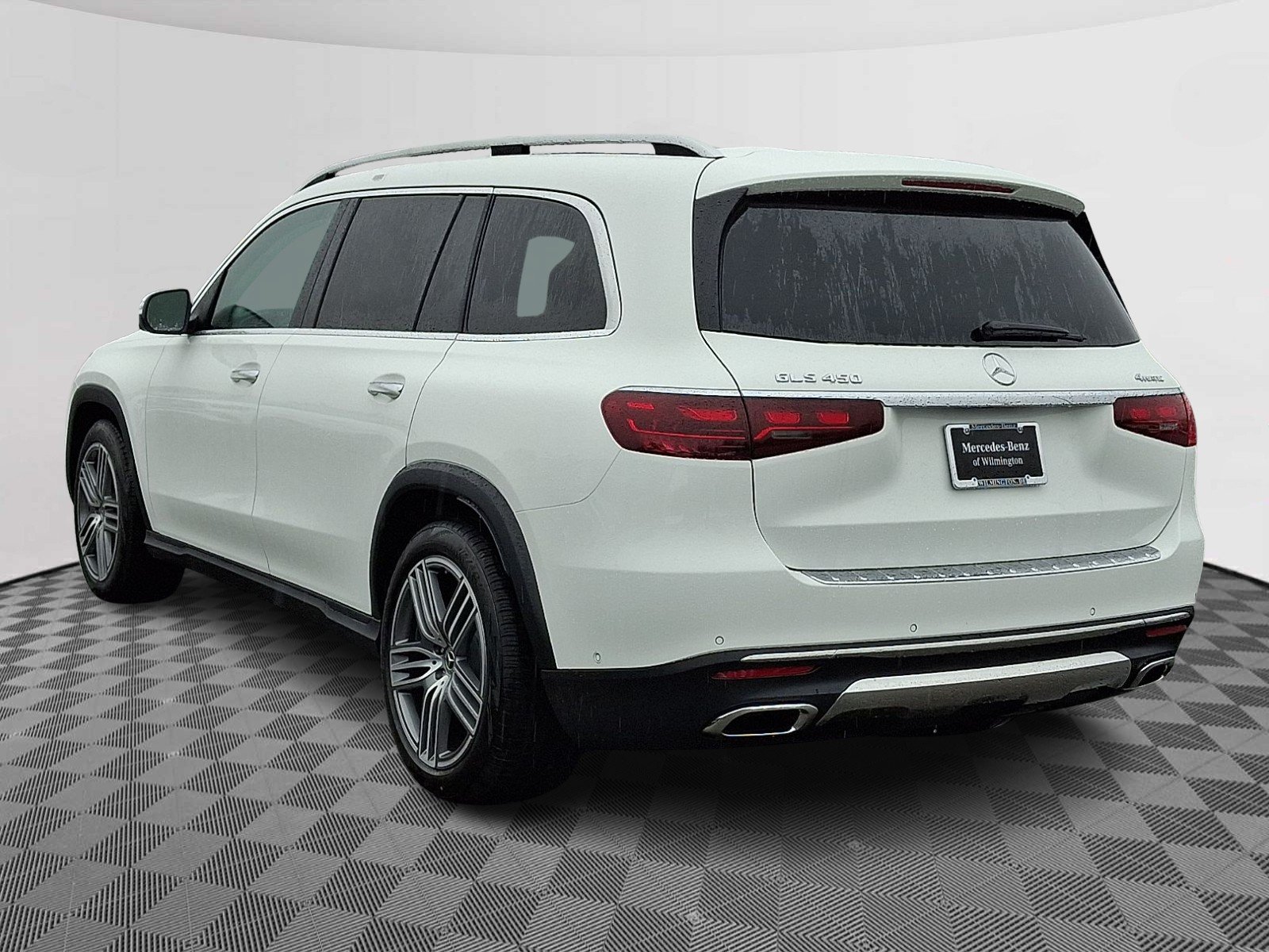 New 2026 Polar White Mercedes-Benz GLS 450 image 4