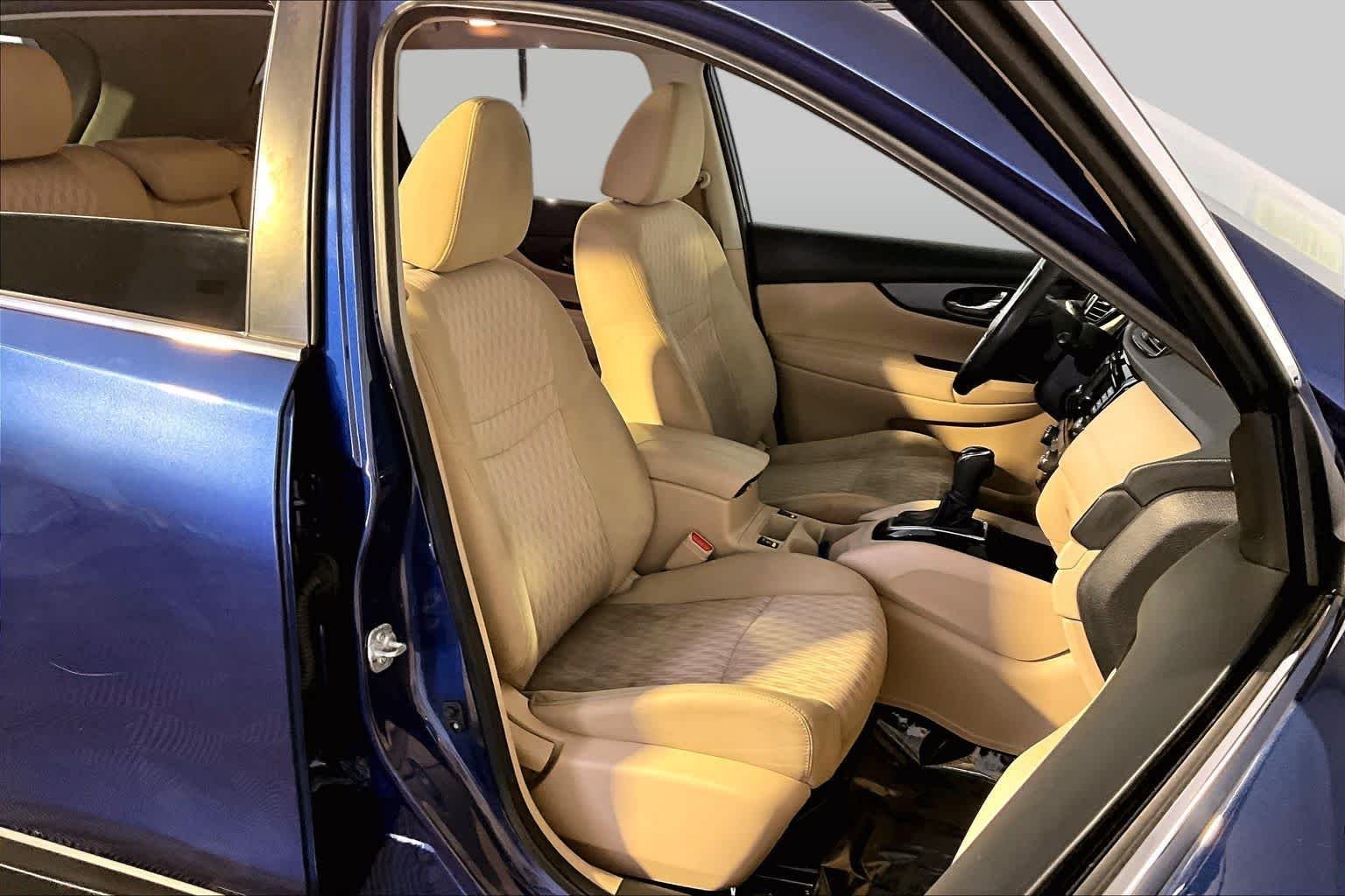 Used 2018 Caspian Blue Nissan SV image 8
