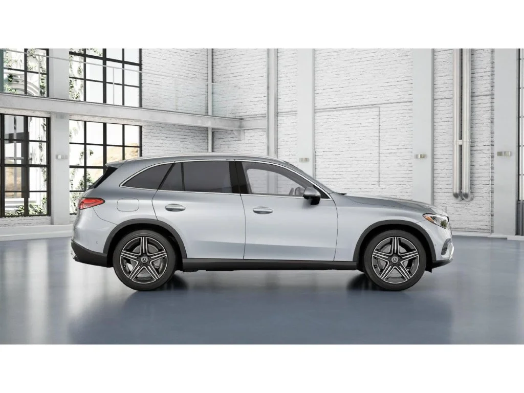 New 2027 Silver Mercedes-Benz GLC 300 image 33