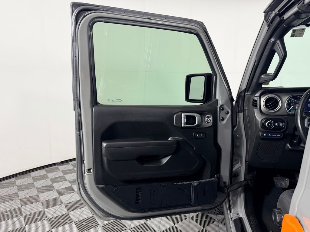 Used 2022 Gray Jeep Unlimited Rubicon 4xe image 29