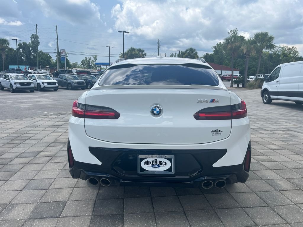 Used 2024 Alpine White BMW Base image 5