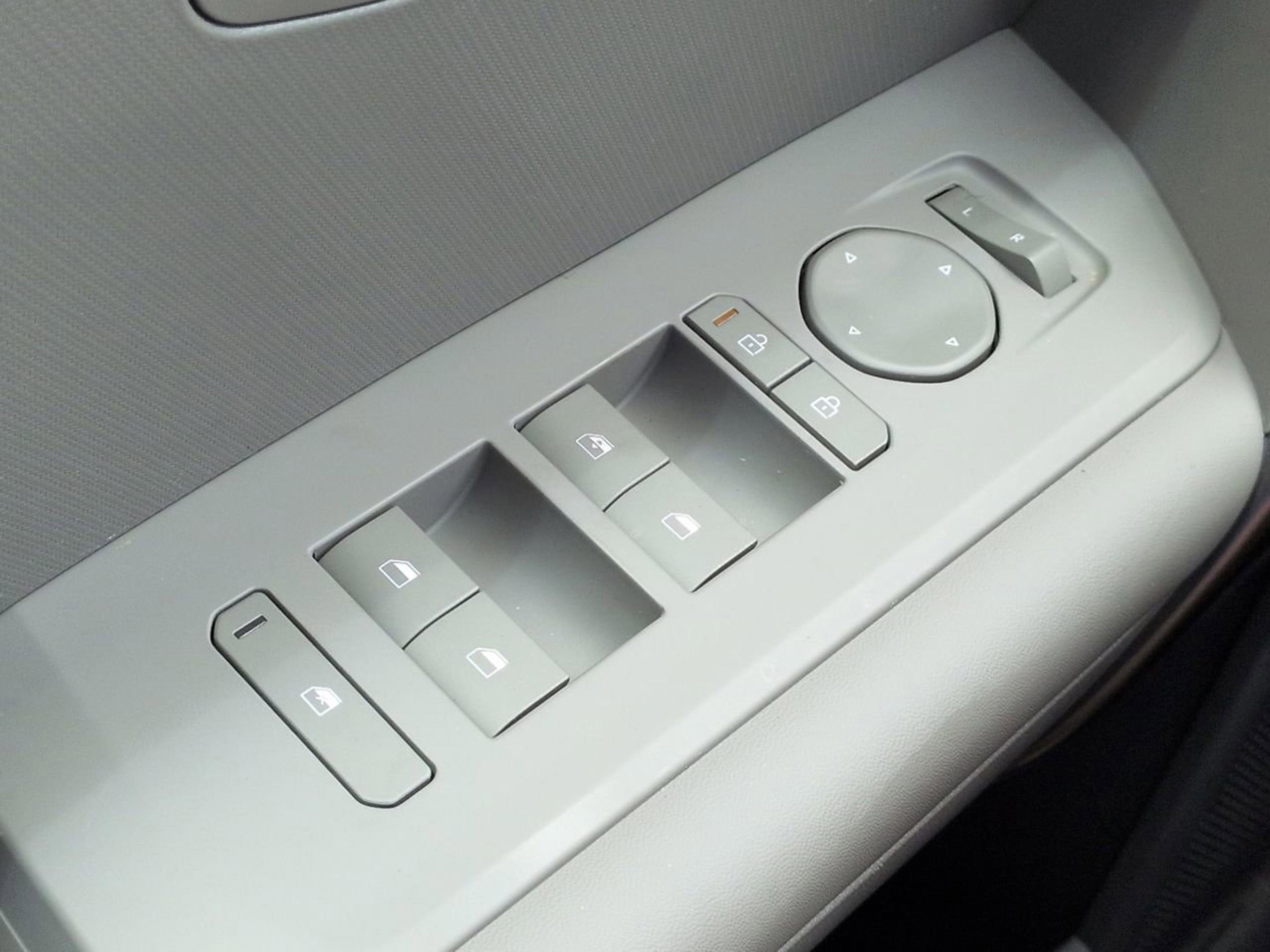 New 2027 Frost Blue Kia S image 26
