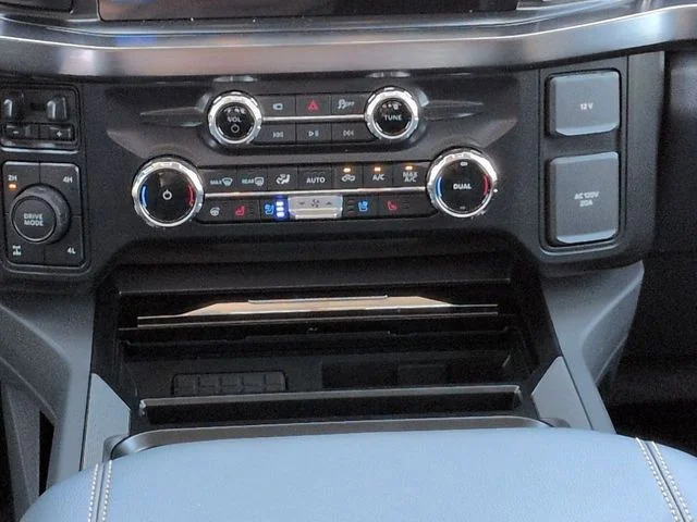 New 2026 Star White Metallic Tri-Coat Ford F-250® Lariat® image 19