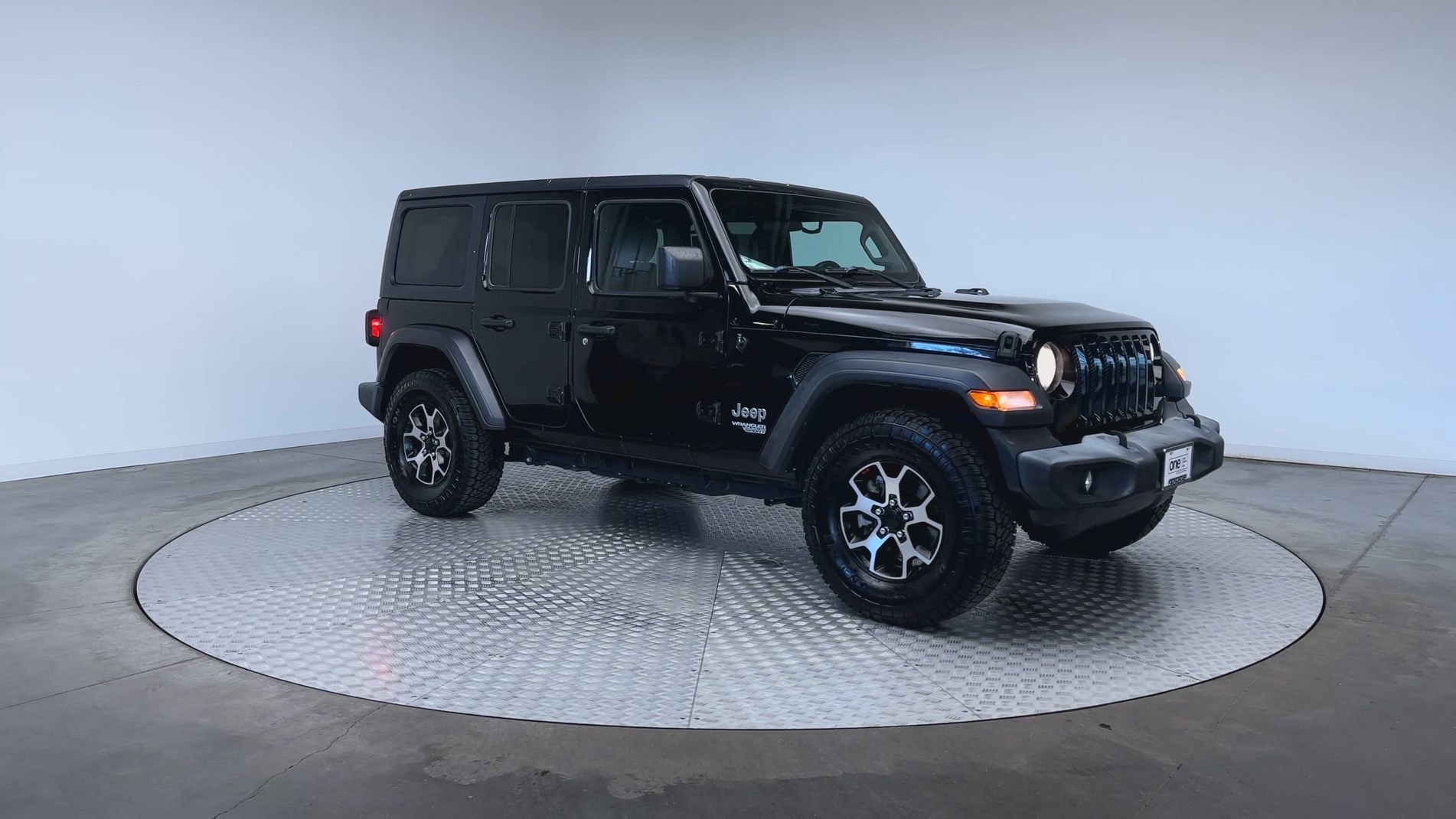 Used 2019 Black Clearcoat Jeep Sport S image 2