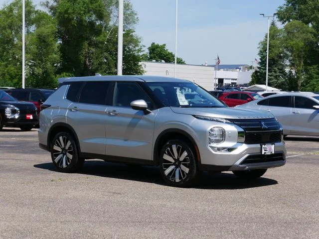 2025 Mitsubishi Outlander SE S-AWC's photo