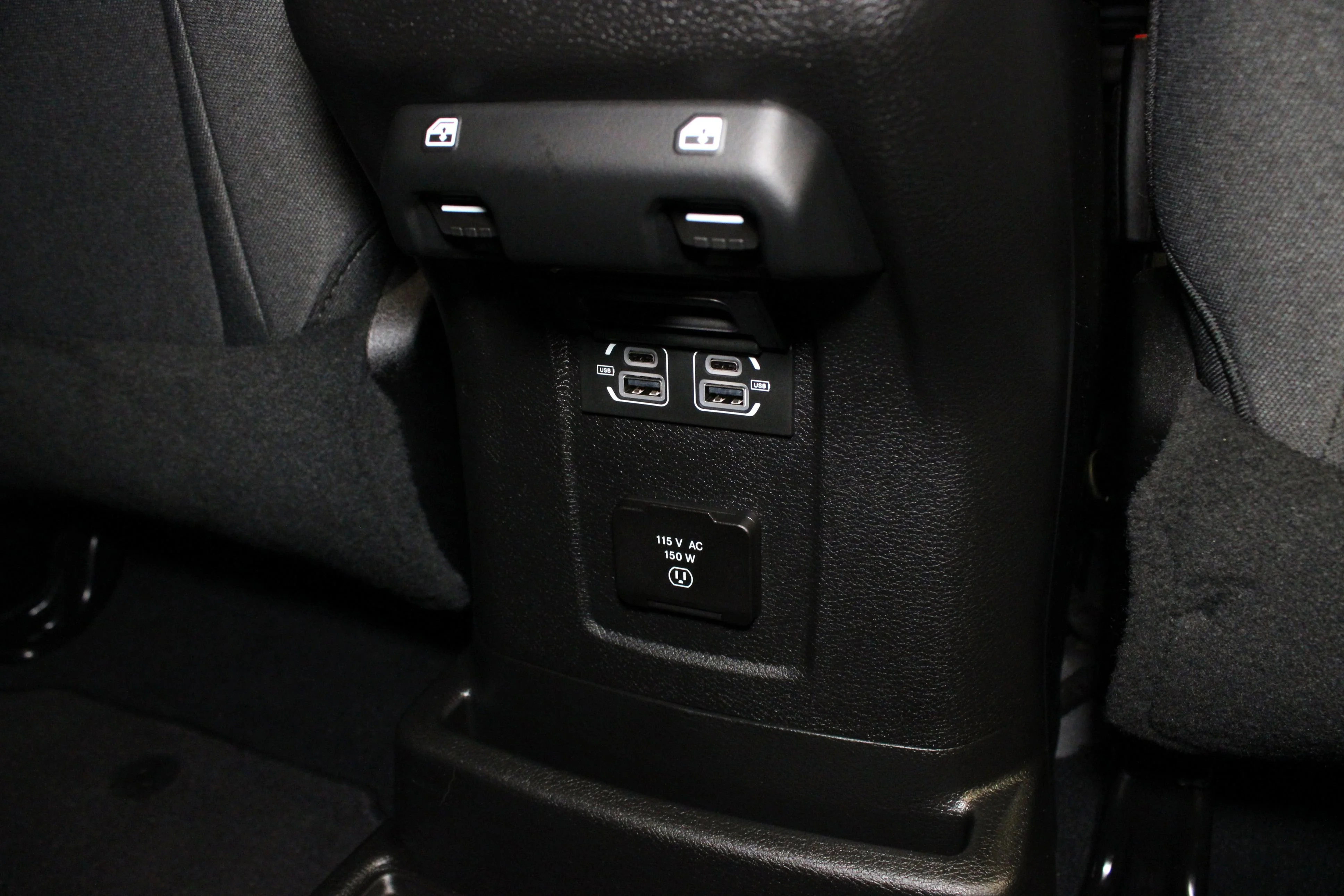 Used 2025 Granite Crystal Metallic Clearcoat Jeep Sahara image 16