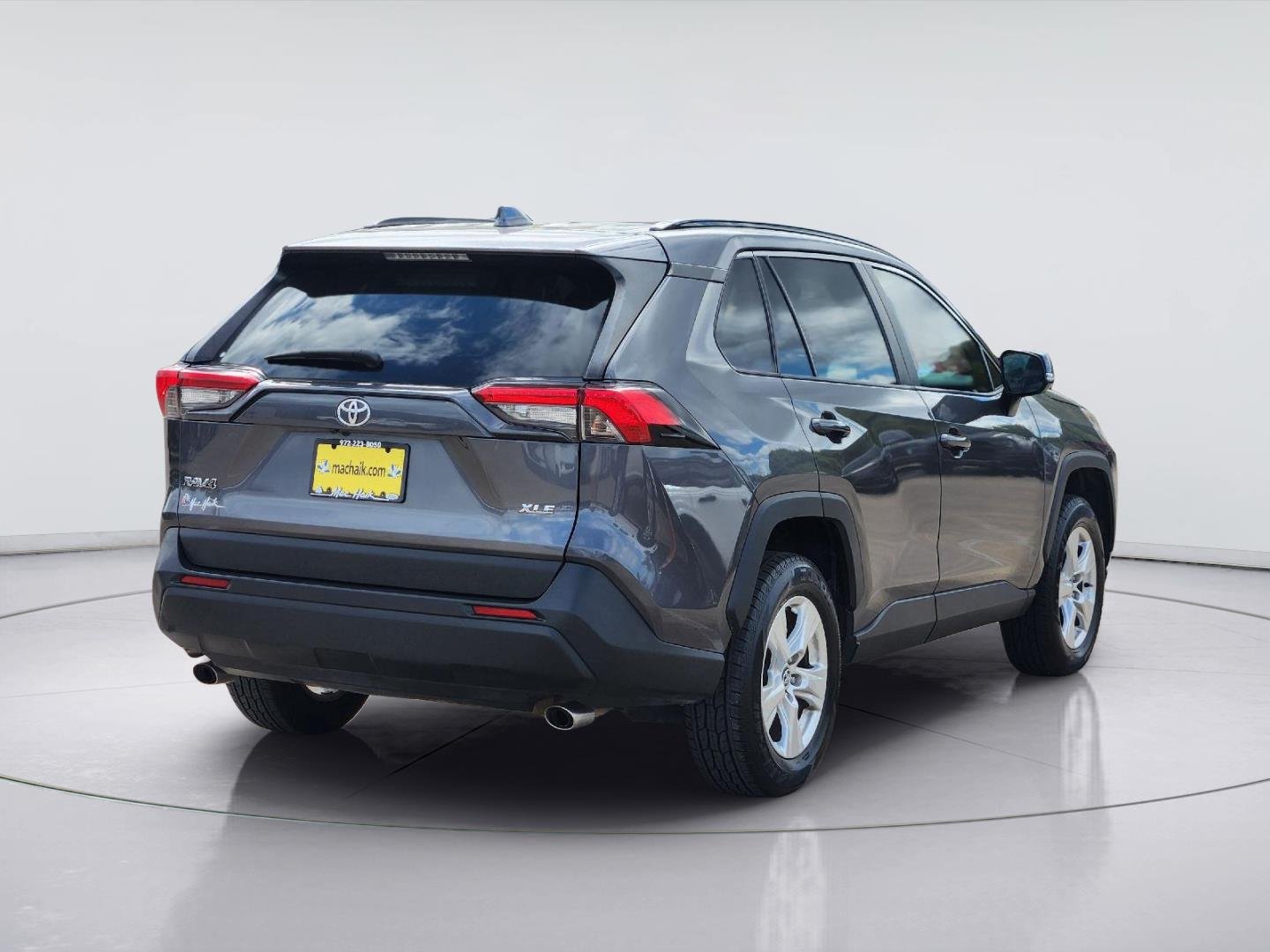 Used 2021 Magnetic Gray Metallic Toyota XLE image 6