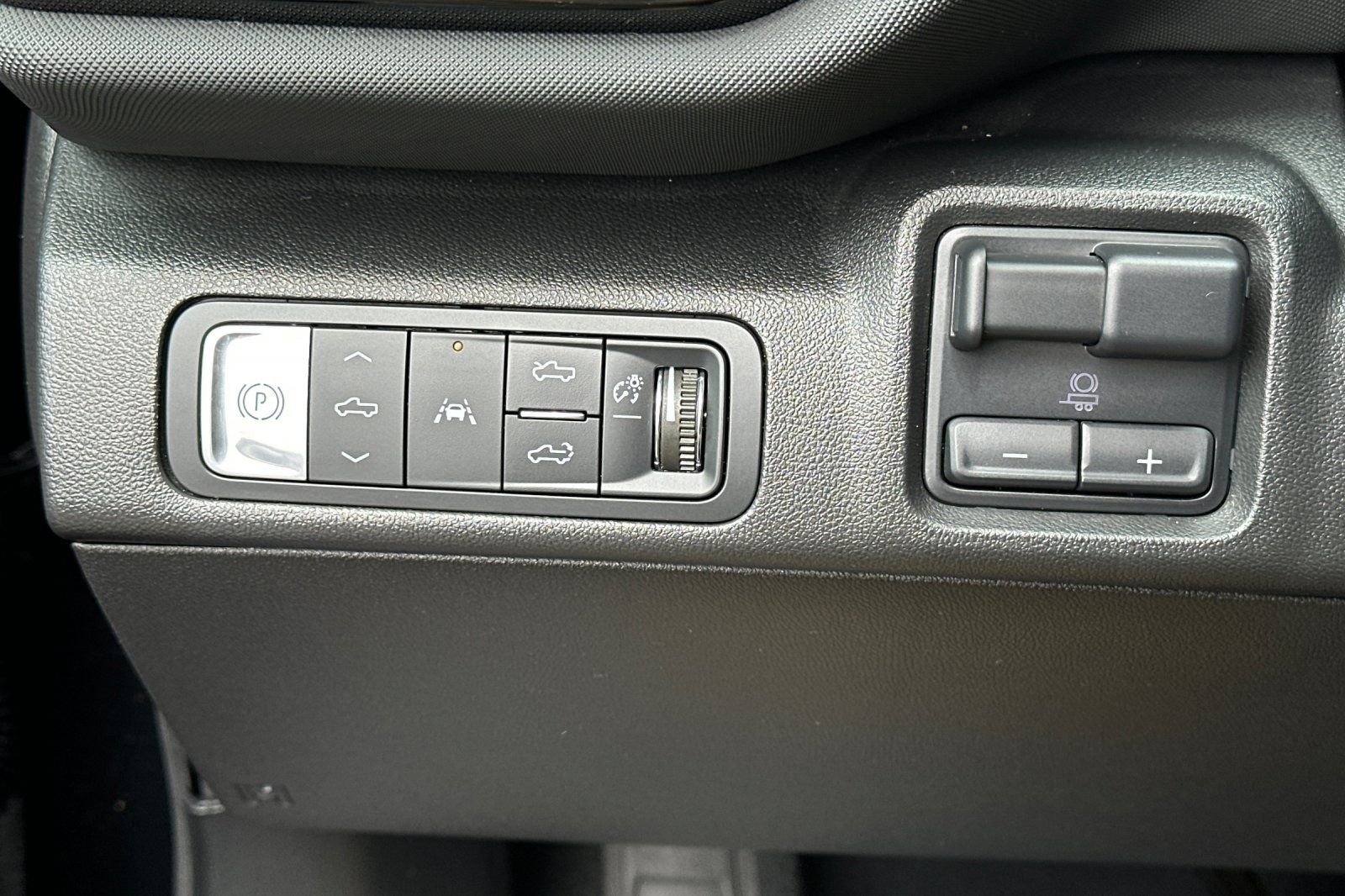 Used 2024 Black Chevrolet RST image 34