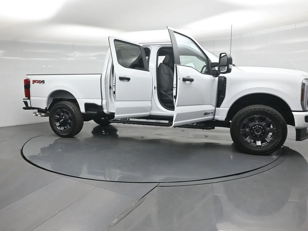New 2026 Oxford White Ford XL image 27