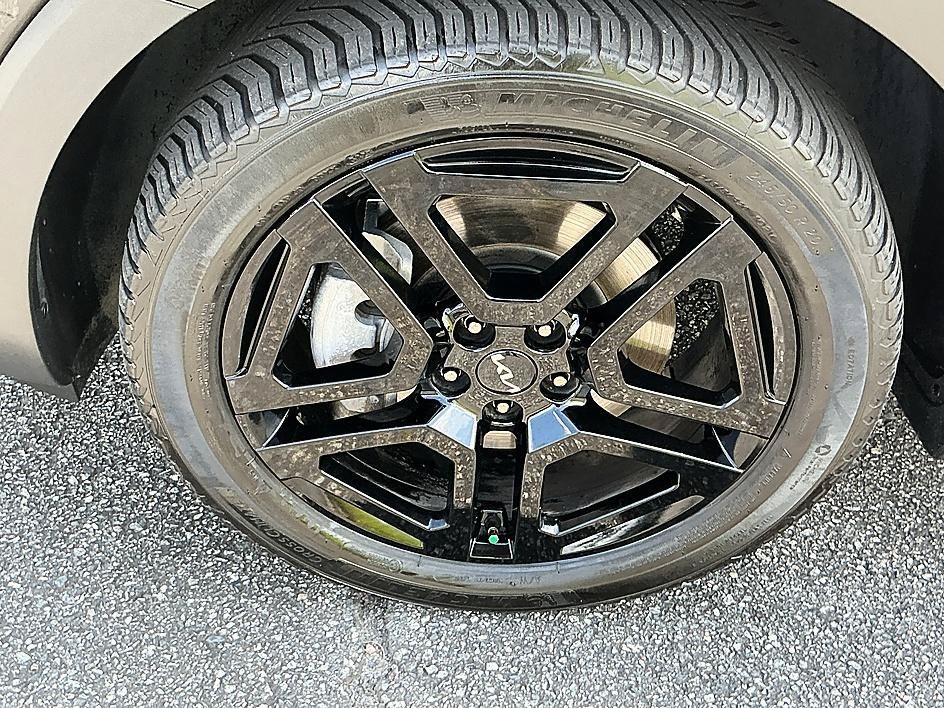 Used 2024 Ebony Black Kia SX Prestige X-Line image 7
