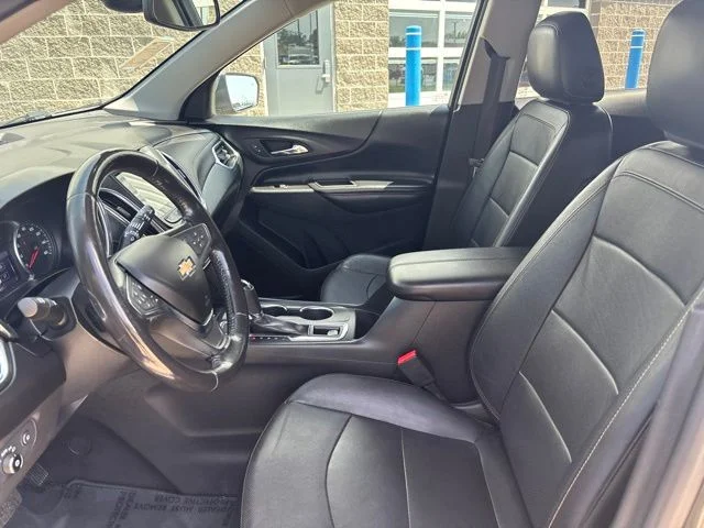 Used 2020 Nightfall Gray Metallic Chevrolet Premier image 13