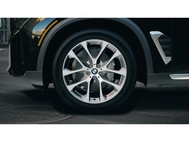 New 2026 Black Sapphire Metallic BMW xDrive40i image 7