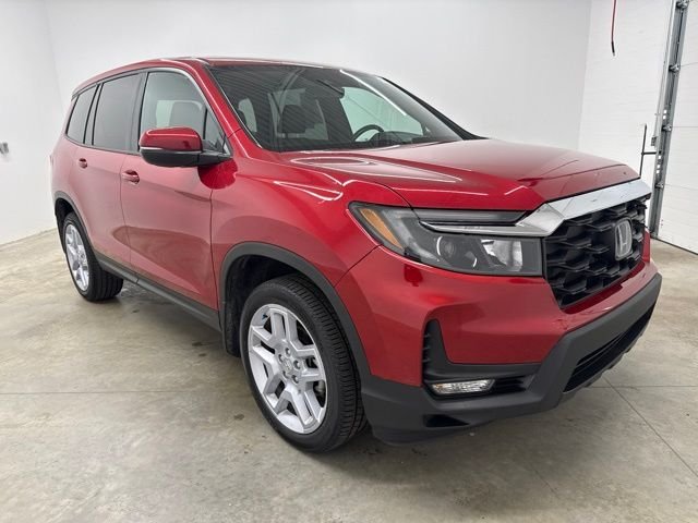 Used 2025 Red Honda EX-L image 3
