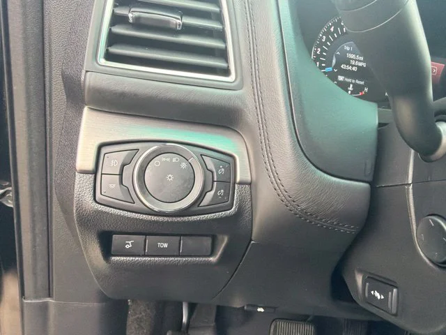 Used 2017 Black Ford Platinum image 32