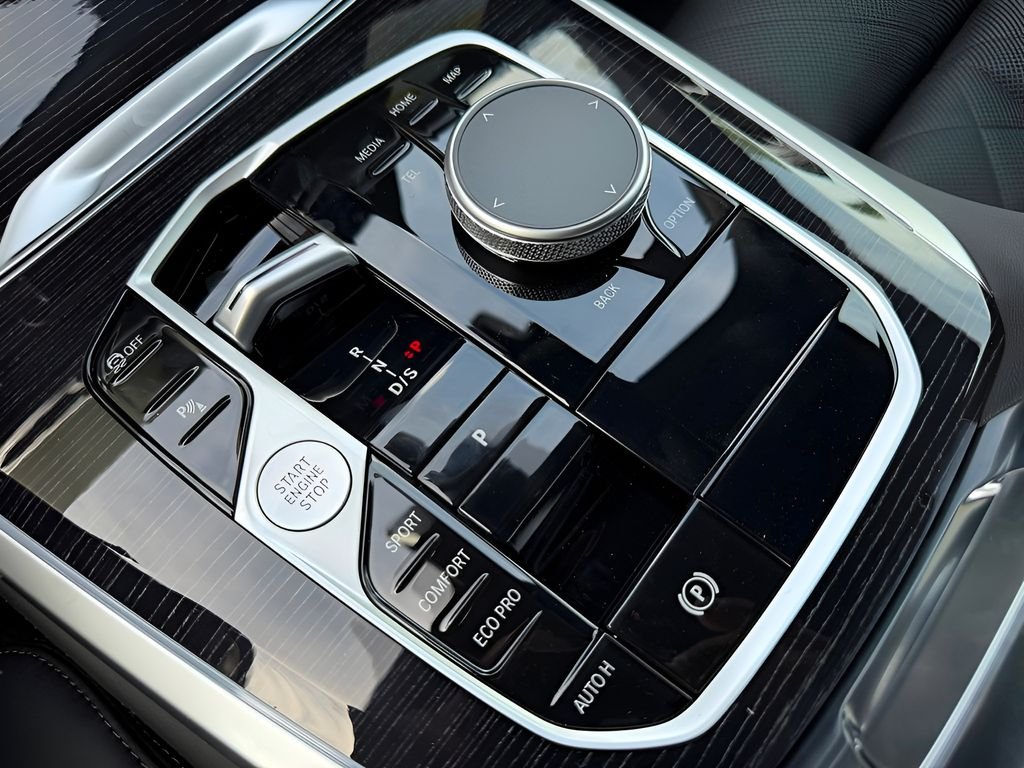 New 2026 Dravit Grey Metallic BMW sDrive40i image 19