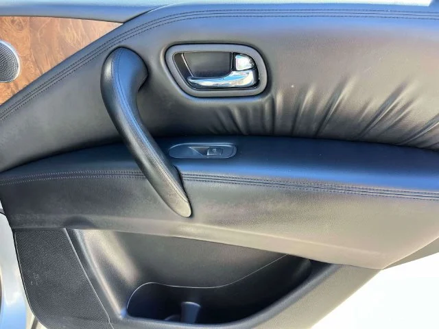 Used 2023 Silver Nissan SL image 22