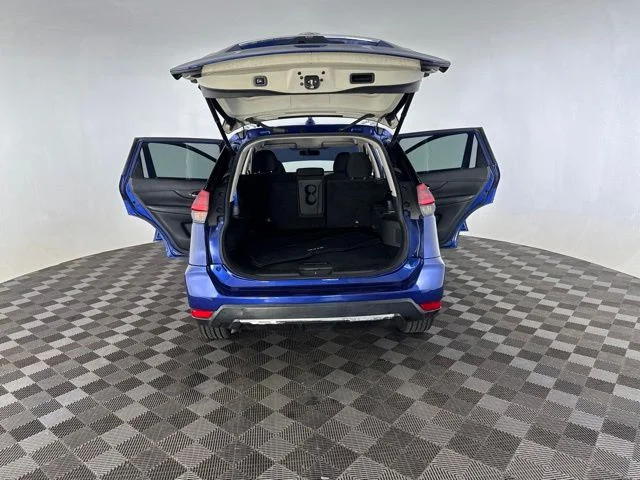 Used 2018 Blue Nissan SV image 15