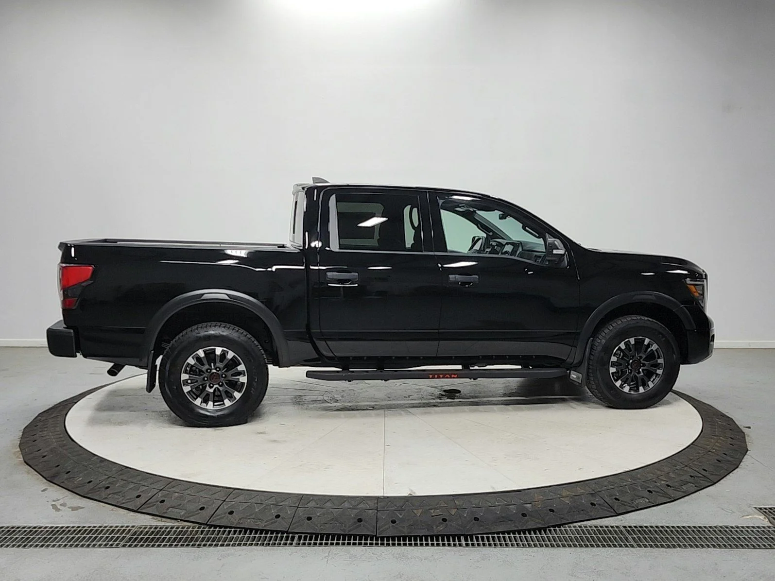 Used 2024 Black Nissan PRO-4X image 8