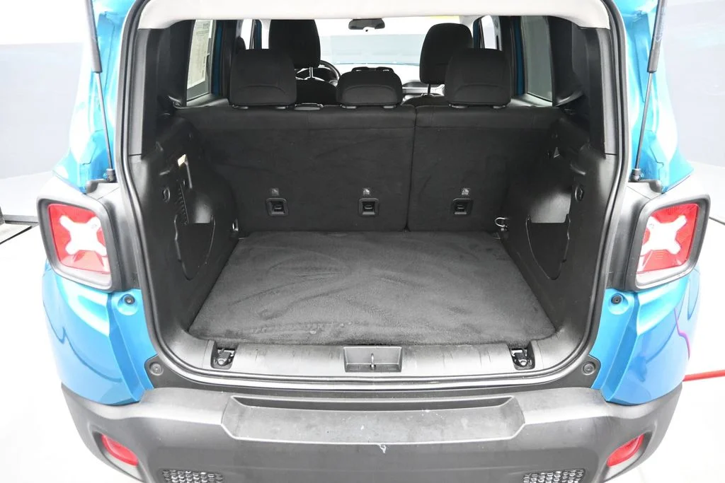 Certified Used 2022 Teal Jeep Latitude image 11