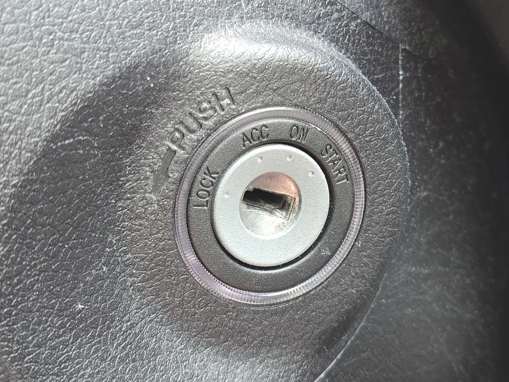 Used 2015 Gray Toyota LE image 30