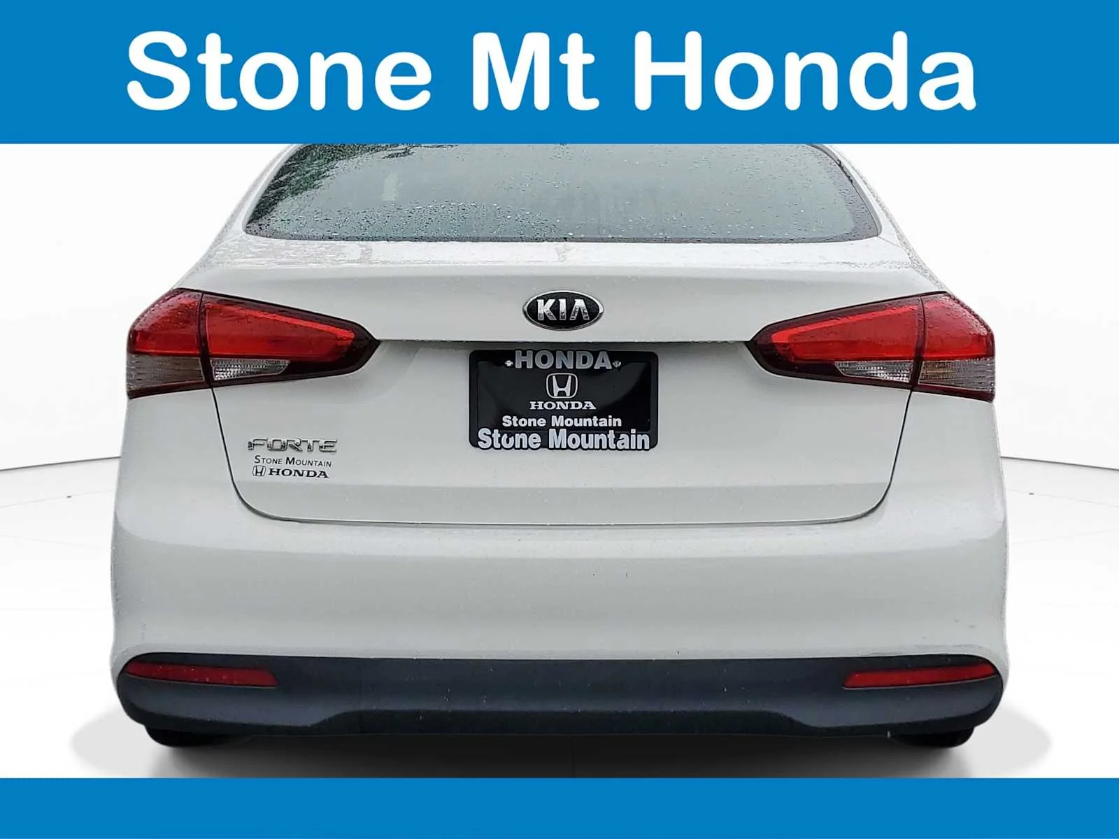 Used 2017 Clear White Kia LX image 5