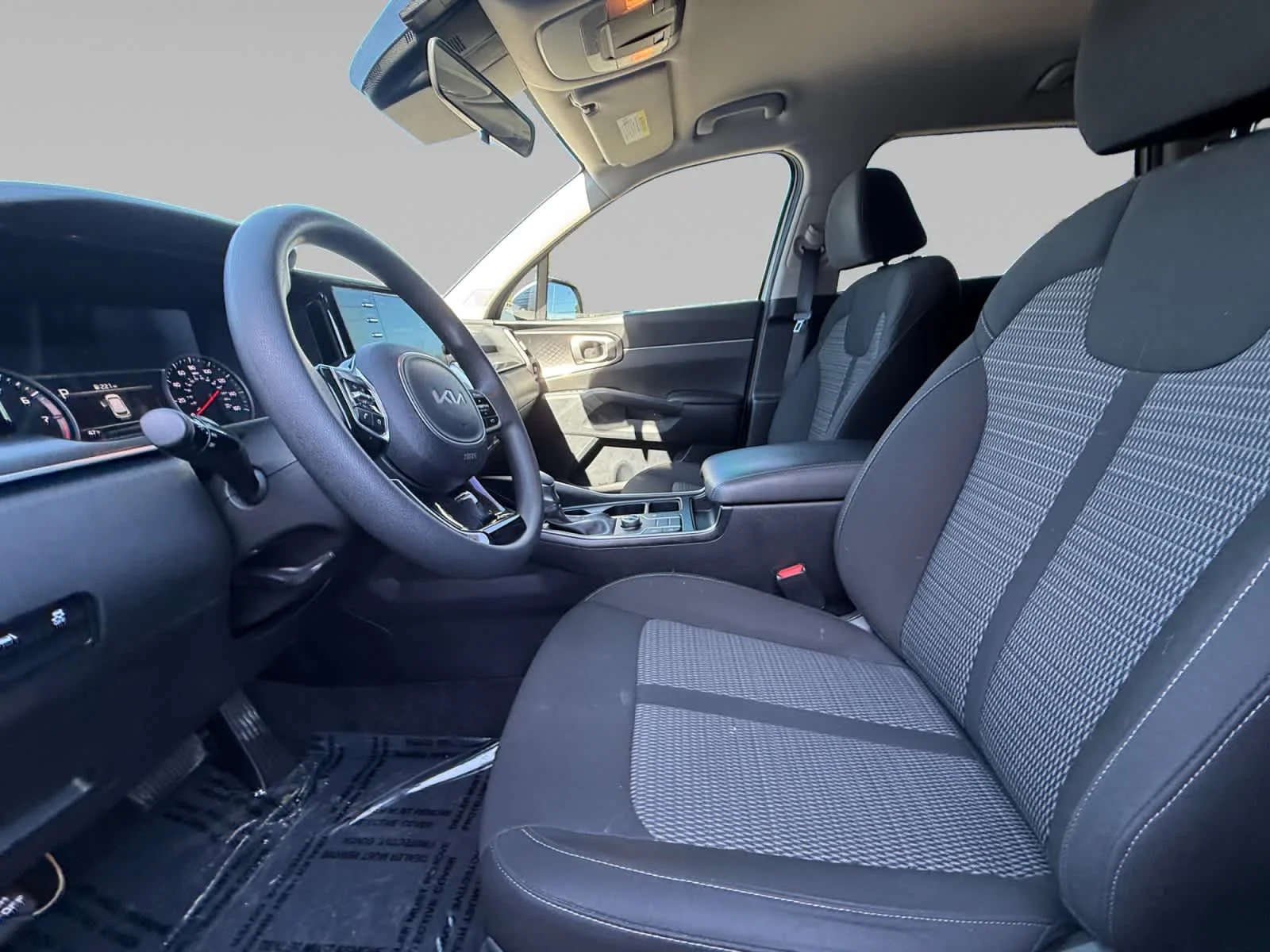 2023 Kia Sorento LX - Photo 11