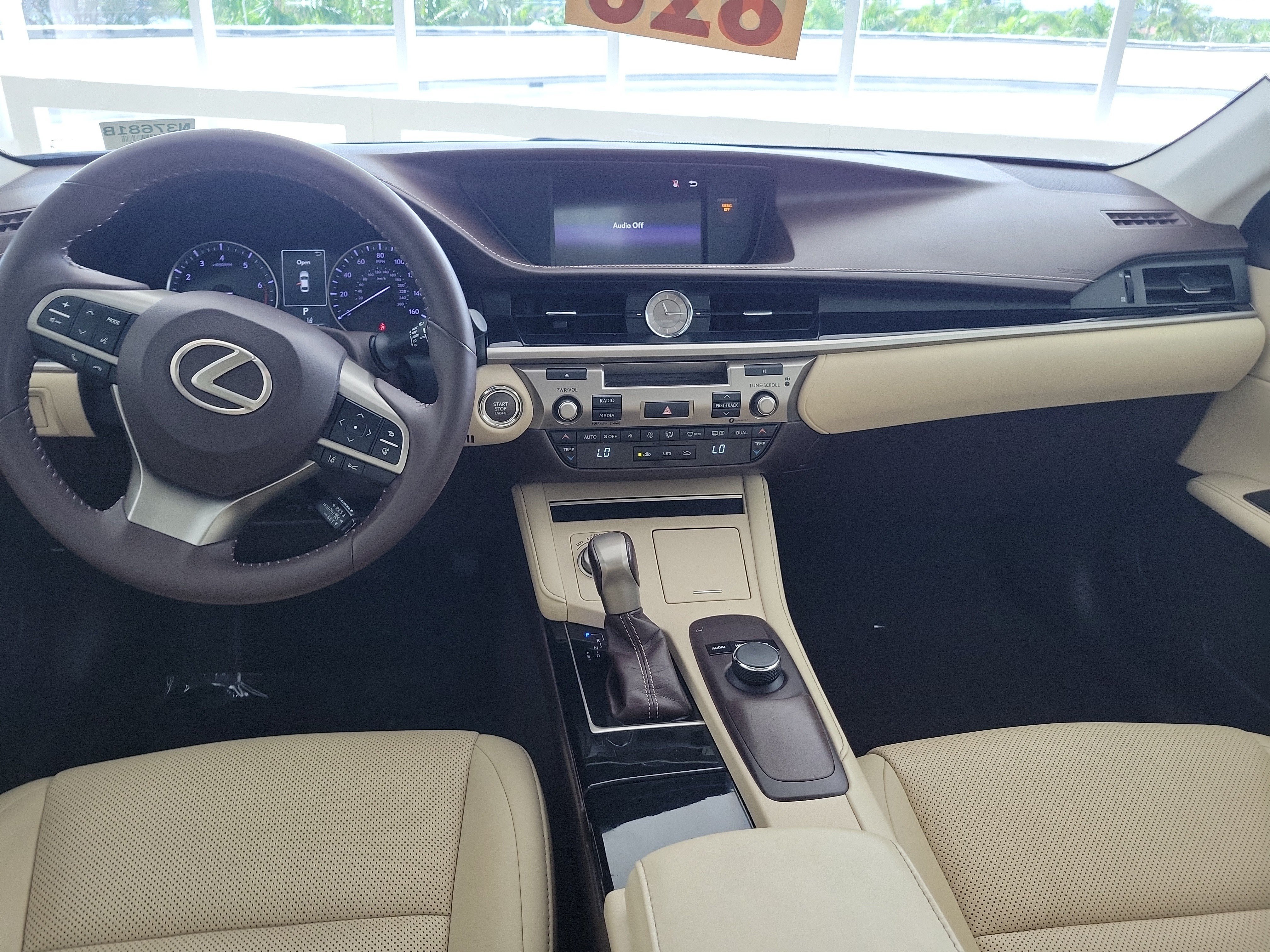 Used 2018 Silver Lexus ES 350 image 15
