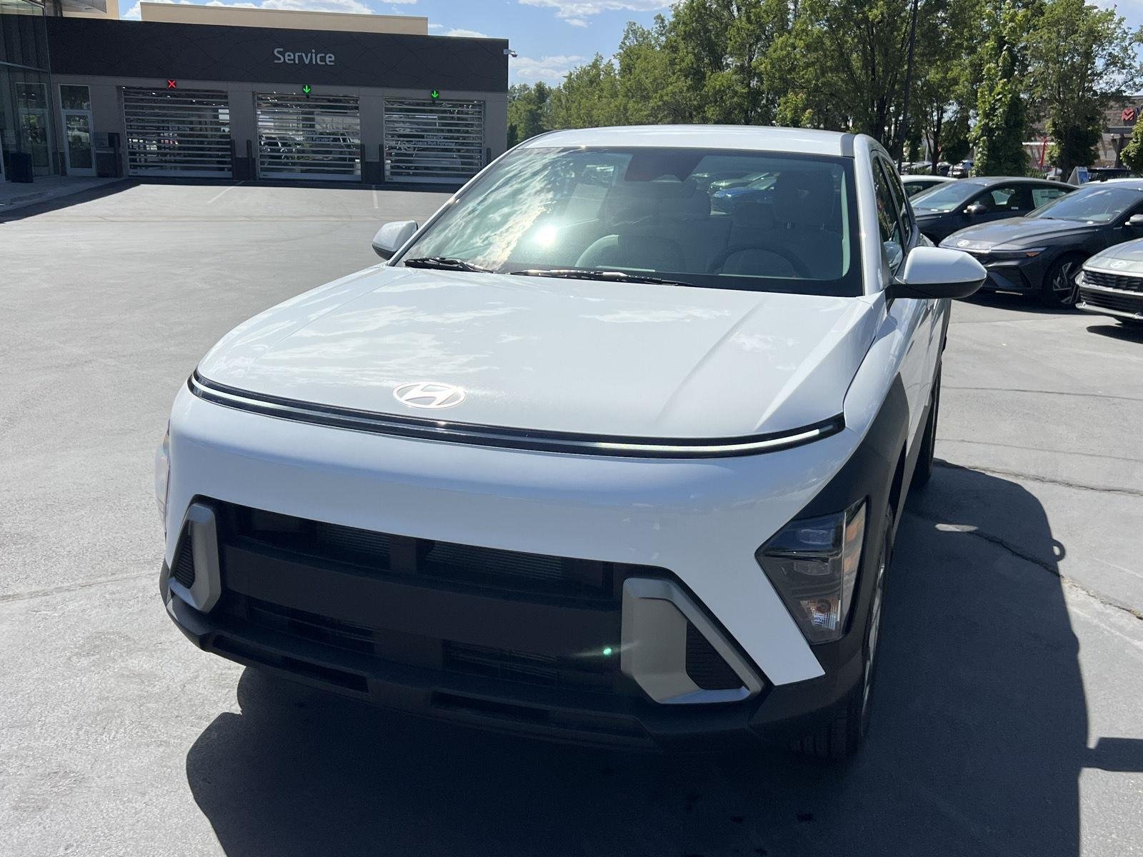 2026 Hyundai Kona SE - Photo 2