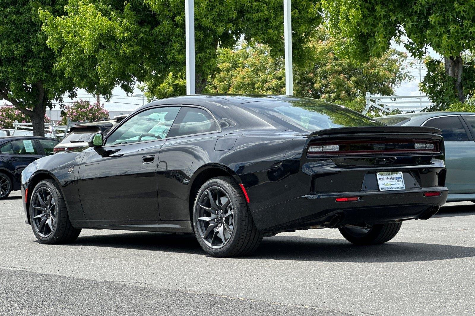 New 2026 Diamond Black Crystal Pearlcoat Dodge Scat Pack image 6