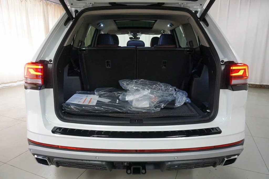 New 2026 Opal White Volkswagen Peak Edition image 32