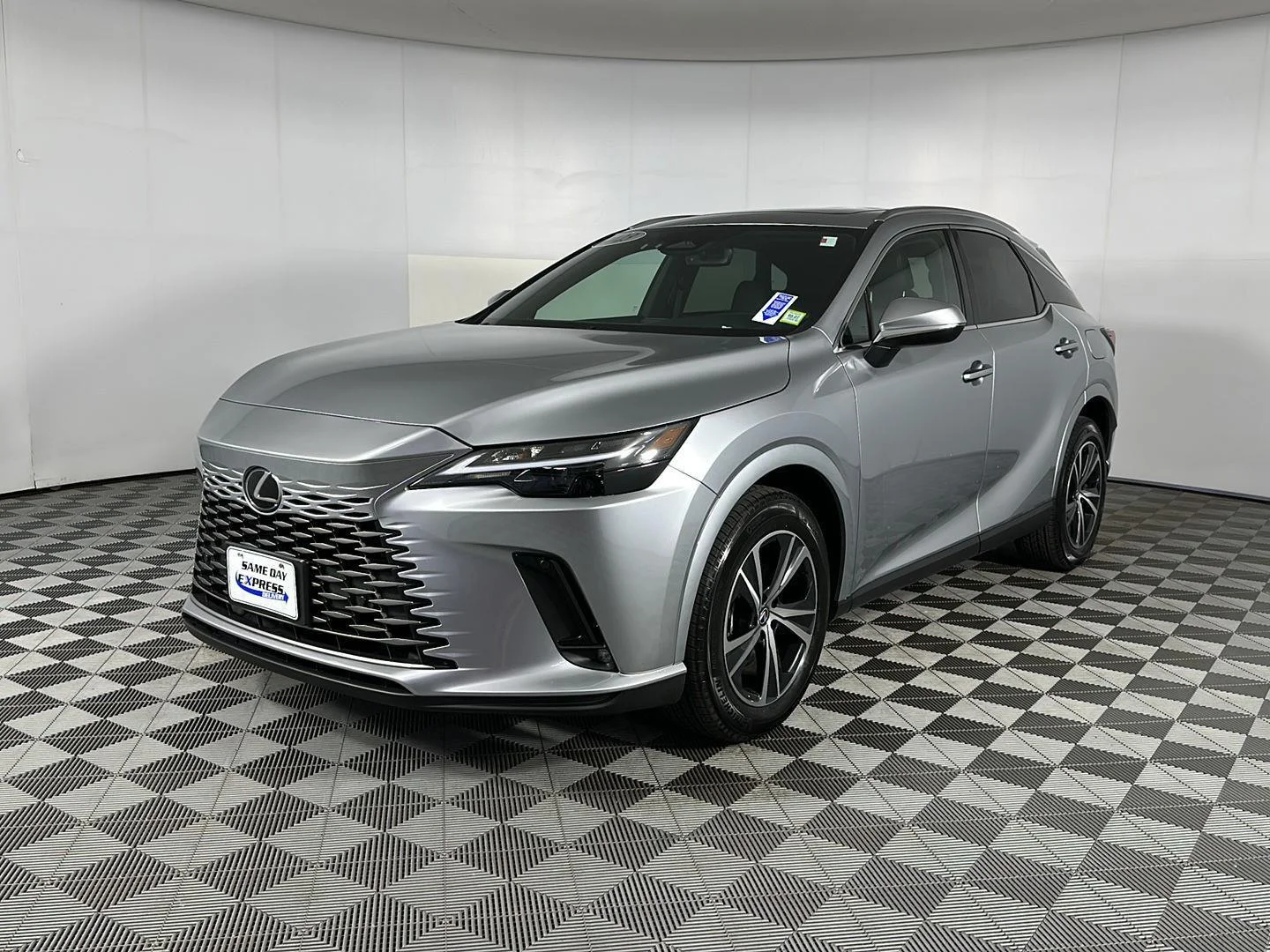 Used 2023 Nebula Gray Pearl Lexus RX 350h Premium image 4