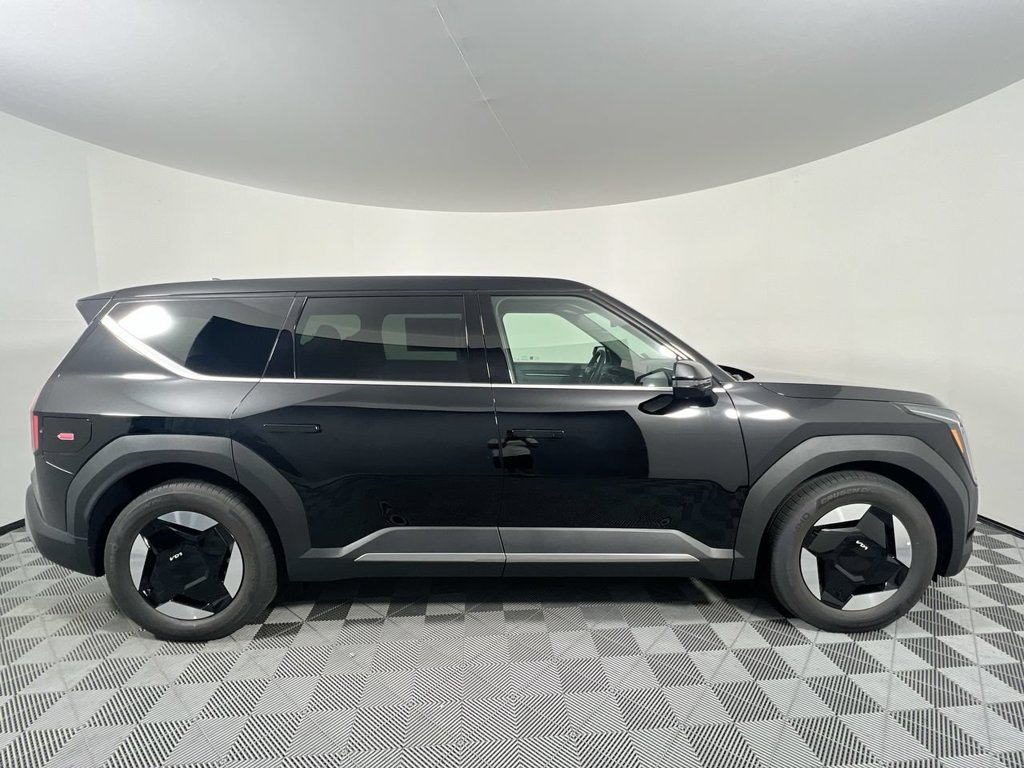 New 2026 Ebony Black Kia Light RWD image 2