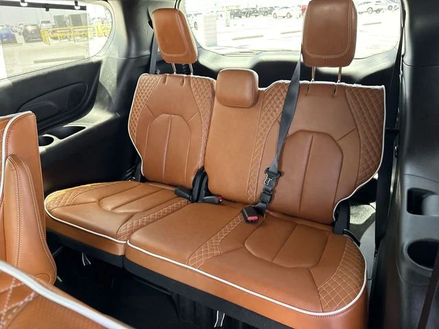 Used 2025 Red Chrysler Pinnacle image 24