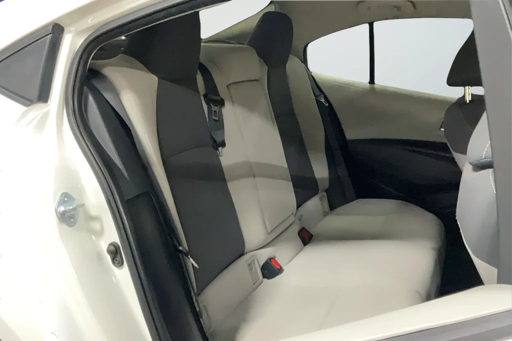 Used 2021 White Toyota LE image 21