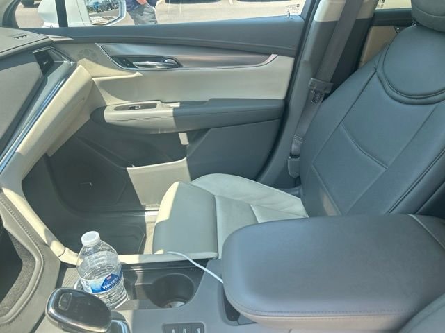 Used 2017 White Cadillac Luxury image 12