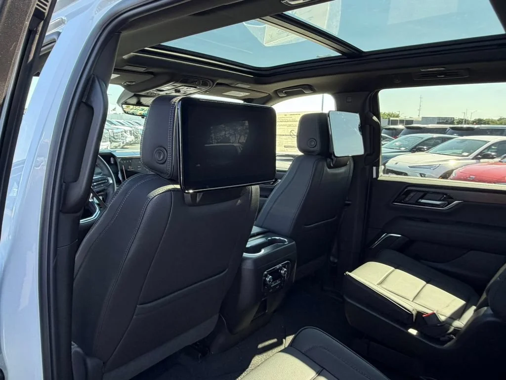 2026 GMC Yukon Denali - Photo 36