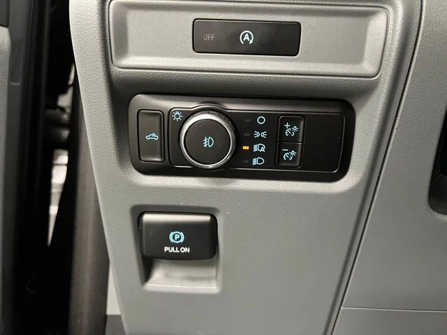 Used 2025 Gray Ford XLT image 29