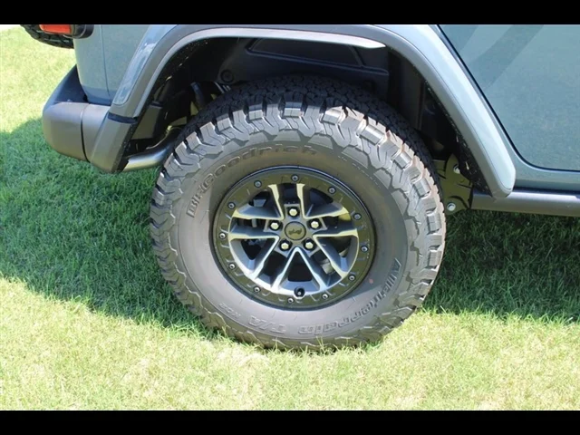 New 2024 Anvil Clear-Coat Exterior Paint Jeep Rubicon 392 image 8