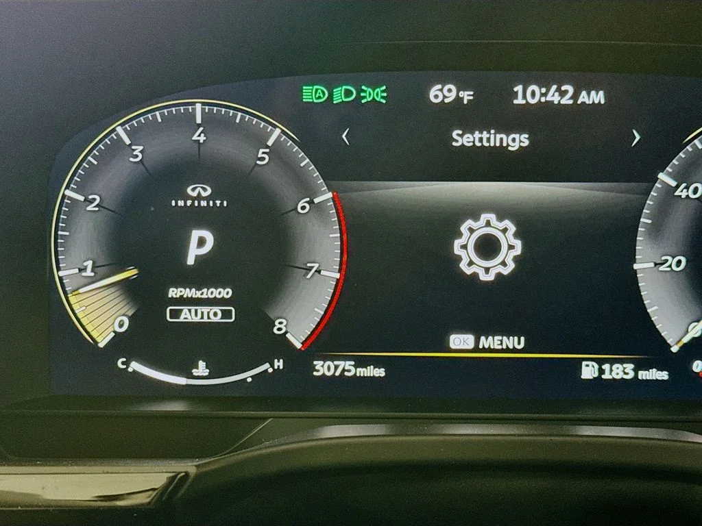 Certified Used 2026 Black INFINITI LUXE image 16