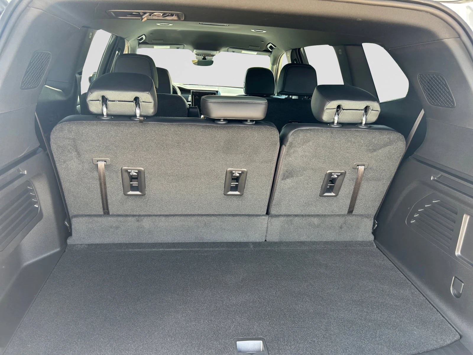 New 2026 Summit White GMC AT4 AWD image 10