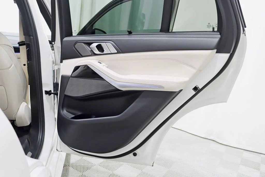 2022 BMW X5 M50i