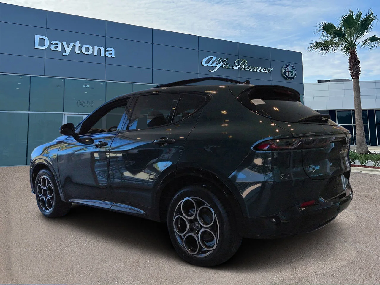 New 2026 Verde Monza (Green) Exterior Paint Alfa Romeo Sprint image 5