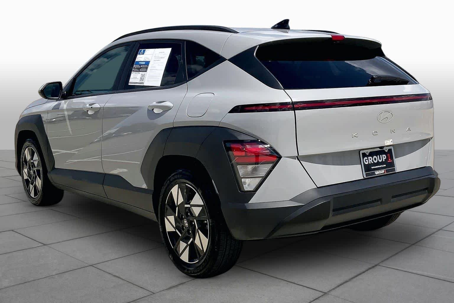 Used 2025 Cyber Gray Metallic Hyundai SEL image 12