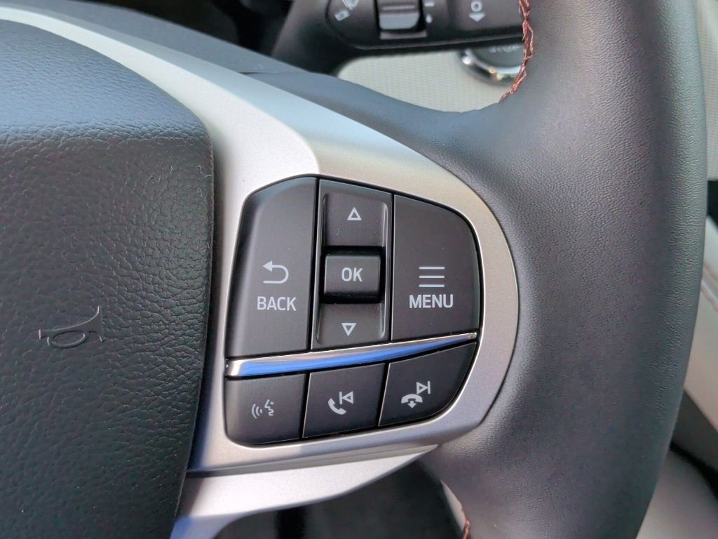 New 2026 Space White Metallic Ford Active image 18