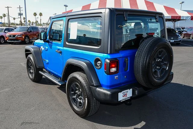 Used 2022 Blue Jeep Sport image 3