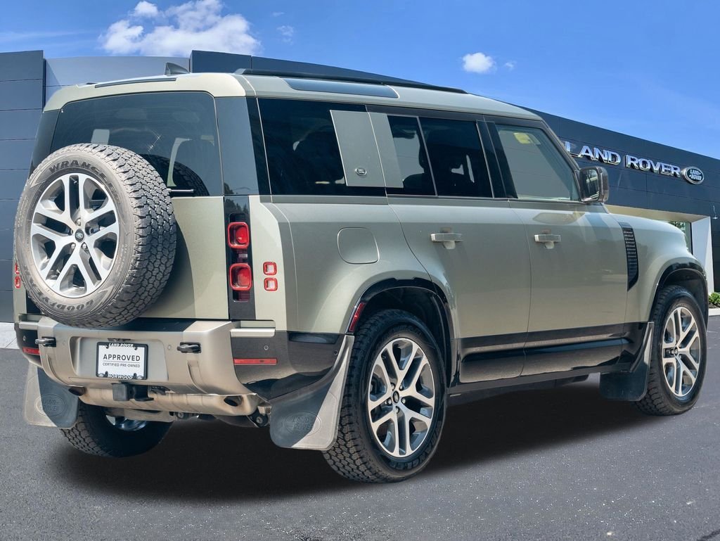 Used 2024 Green Land Rover X-Dynamic SE image 4