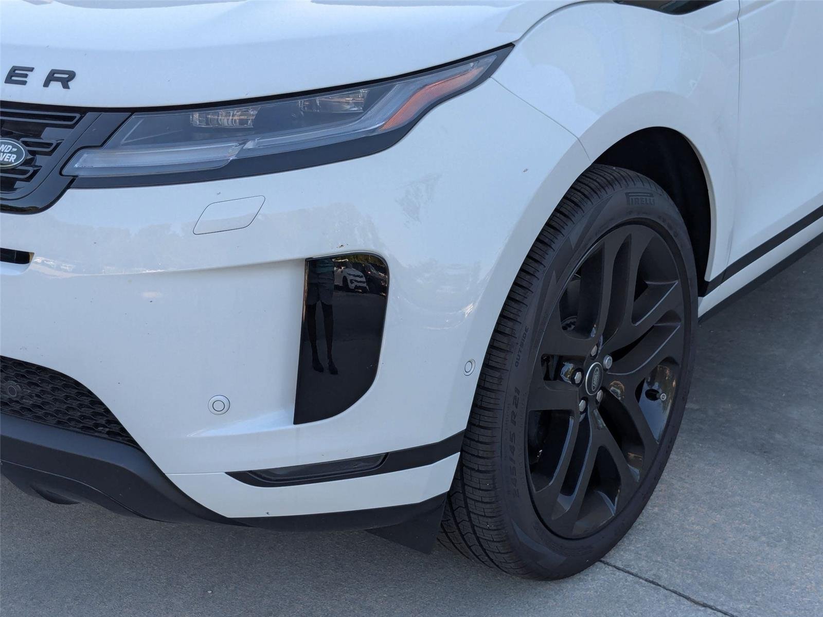 New 2026 Fuji White Land Rover Core S image 9
