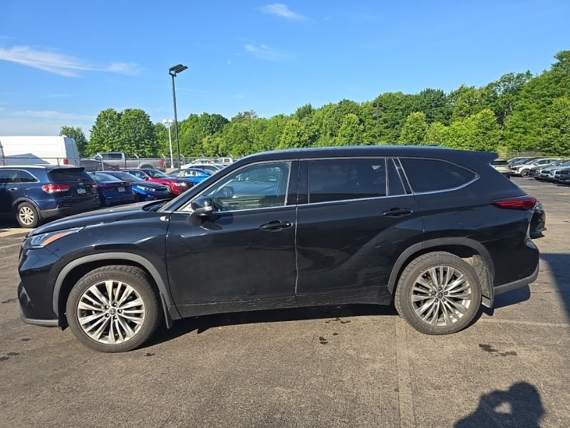 Used 2022 Black Toyota Platinum image 4