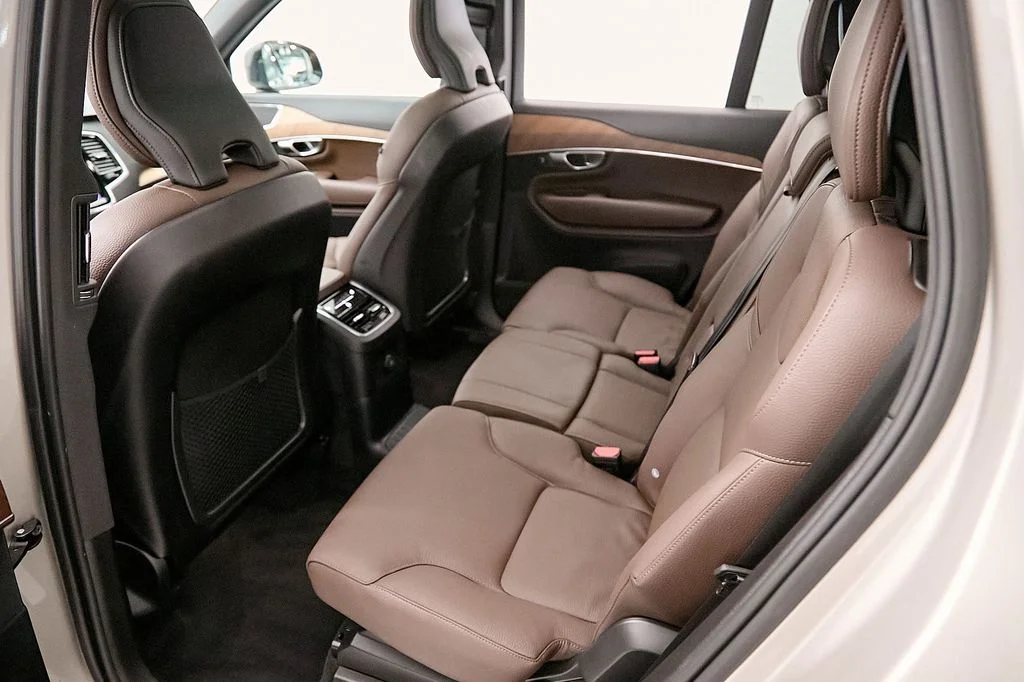 Certified Used 2023 Bright Dusk Volvo Plus image 20