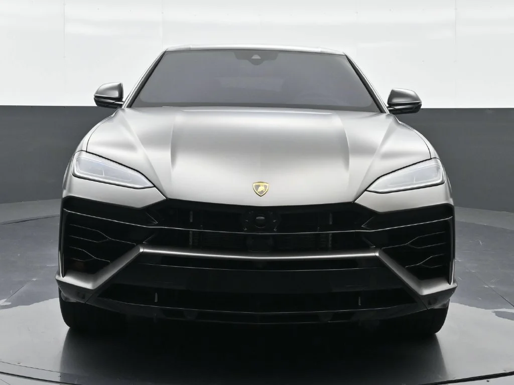 Used 2025 Gray Lamborghini SE image 15